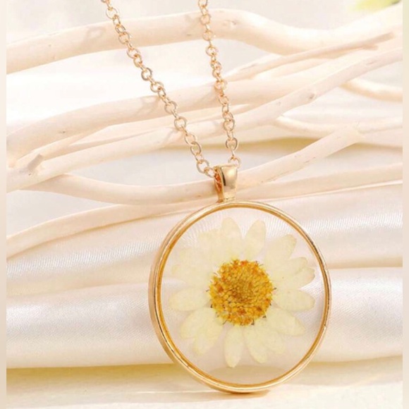 Darling Daisy Genuine Pressed Preserved Dried Gold Flower Floral Summer Necklace - Picture 2 of 16